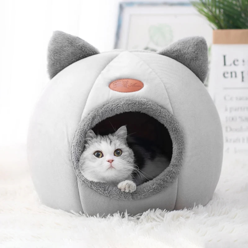 Deep Sleep Winter Cat Bed