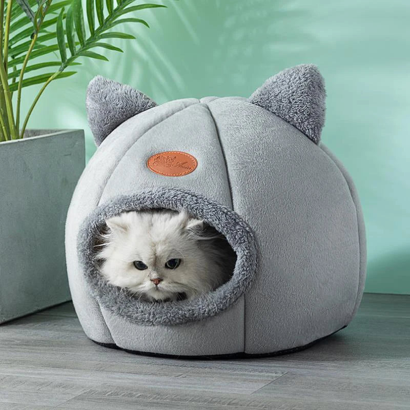 Deep Sleep Winter Cat Bed